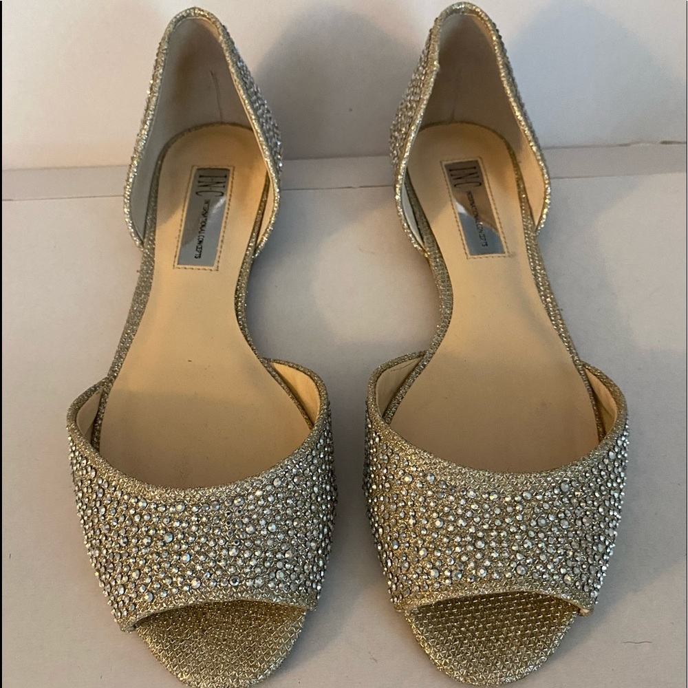 INC Gold/Silver Metallic Glitter/Beaded Flats. Sz 7.5 EUC. Like new. GORGEOUS!